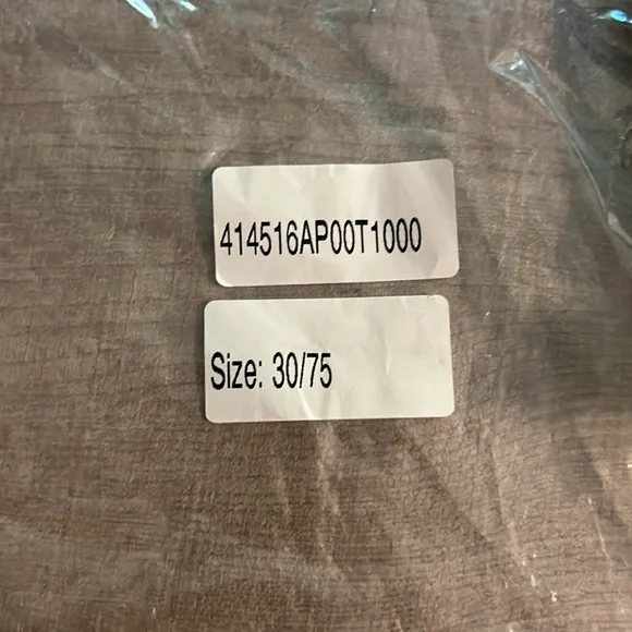 Gucci Black Belt with Gold Buckle - Picture 8 of 9